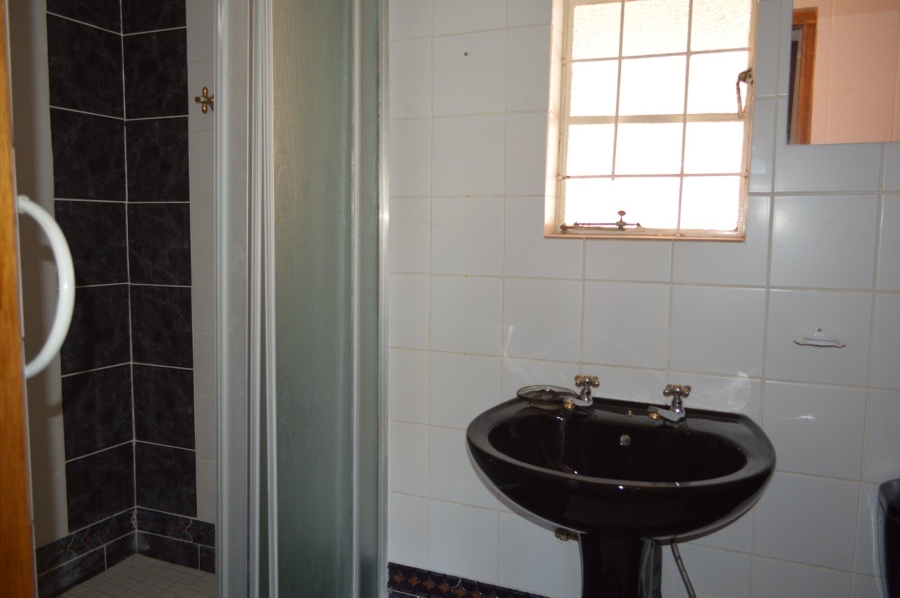 5 Bedroom Property for Sale in Flamwood North West